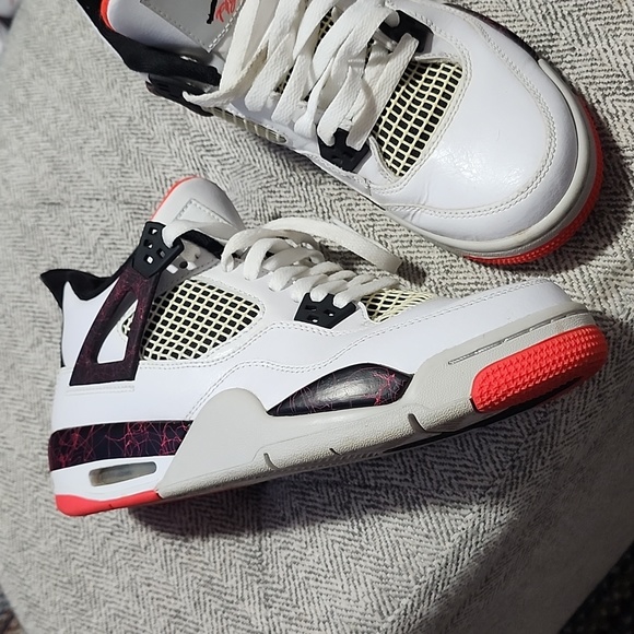 Nike Air Jordan - Picture 2 of 5